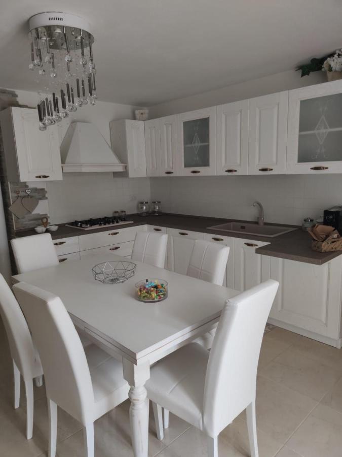La Casa Delle Rose 1 Holiday home Giba