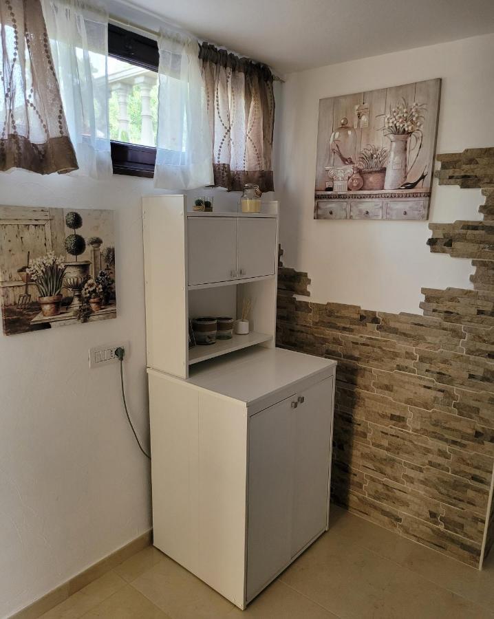 La Casa Delle Rose 1 Holiday home Giba